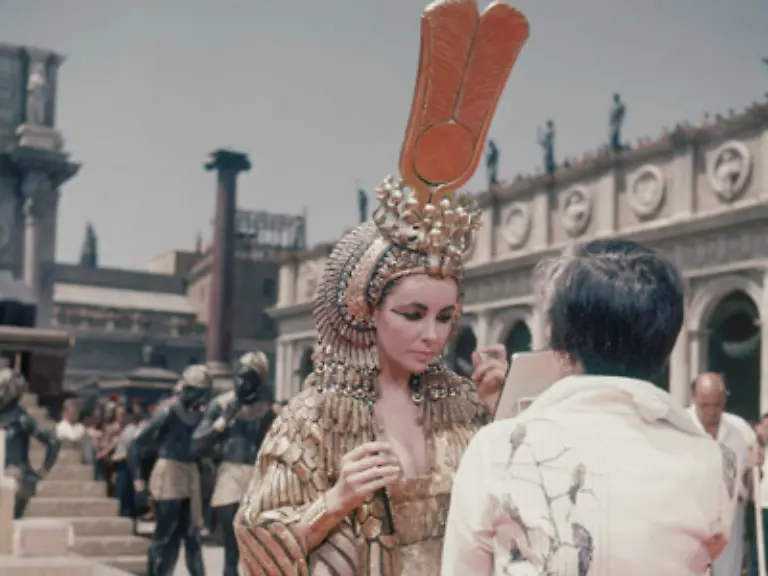 zugerufen-haben-dass-sie-eigentlich-keine-Lust-habe-zu-drehen