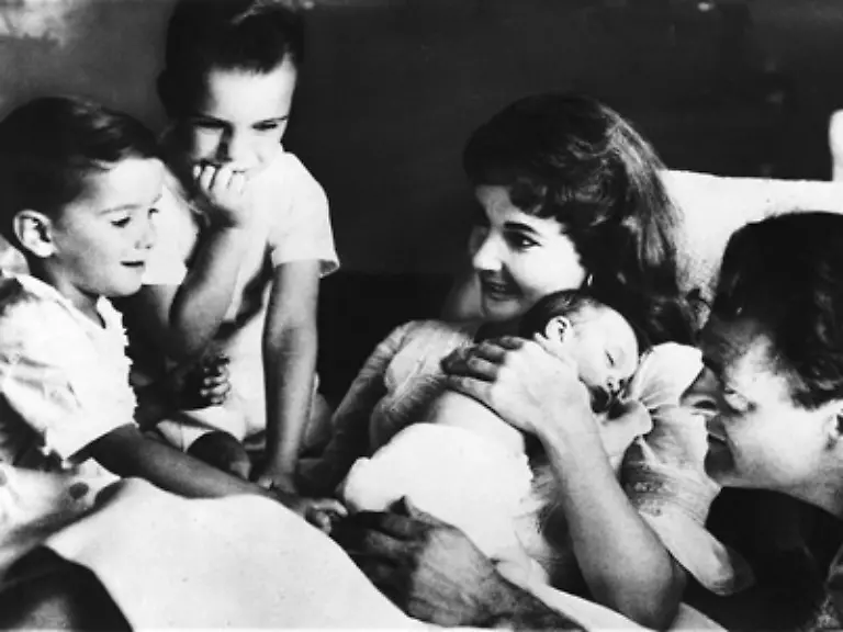 Und-selbst-einen-neuen-Film-schloss-die-vierfache-Mutter