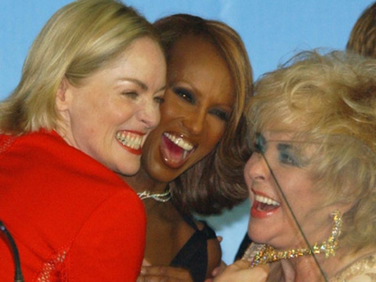 ... "Wenn mich eine Rolle ansprechen würde, und wenn sie richtig schön saftig wäre, warum denn nicht?"