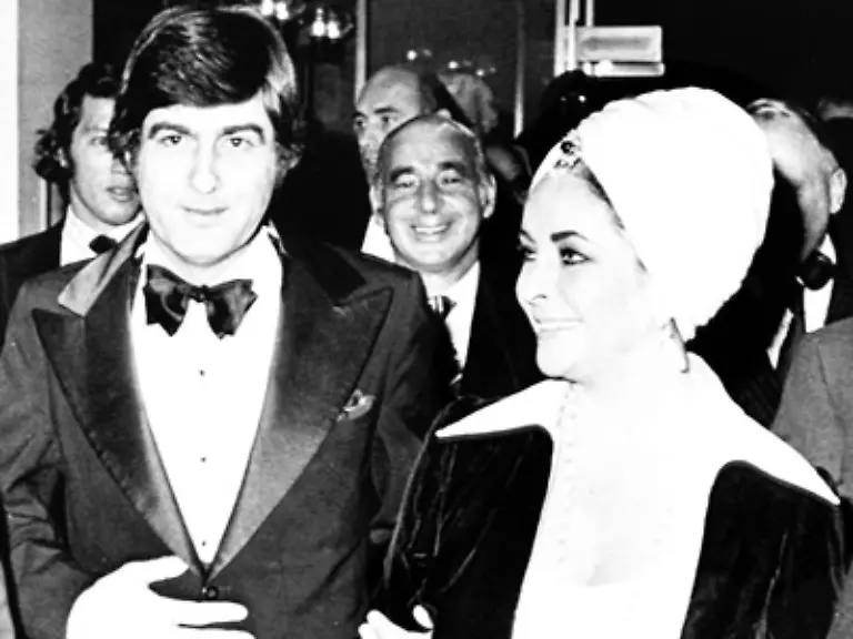 Sie-hatte-so-viele-Verehrer-dass-man-damit-das-Telefonbuch-einer-Stadt-fuellen-konnte