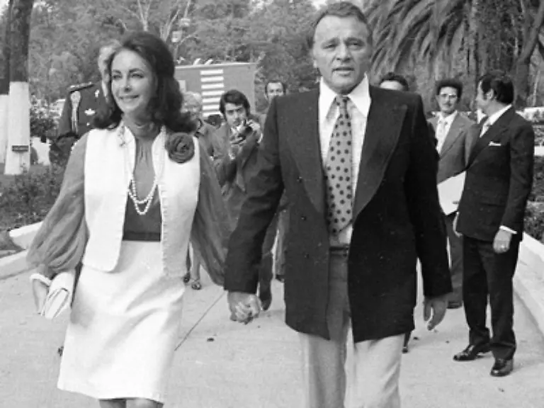 Elizabeth-Taylor-ist-eine-Stehauffrau-und-das-begruendet-ihren-Jahrzehnte-andauernden-Ruhm