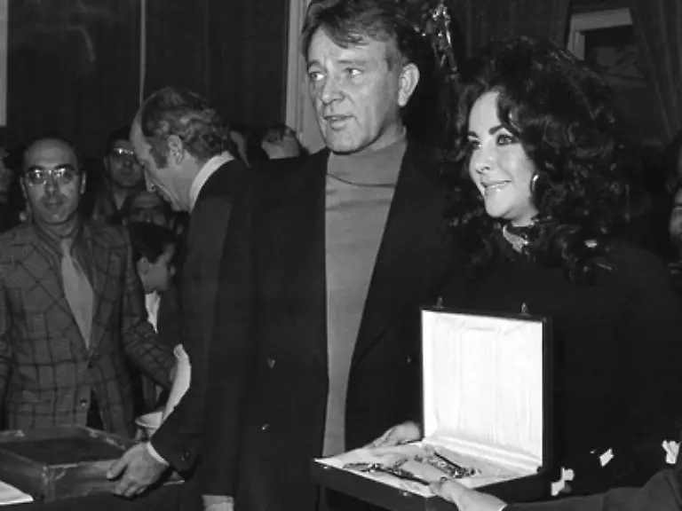 Die-Bewunderung-ihrer-Fans-war-ihr-sicher