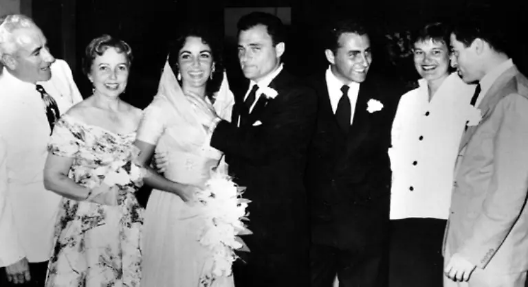 sondern-vor-allem-dass-eine-Frau-immer-wieder-gluecklich-werden-kann