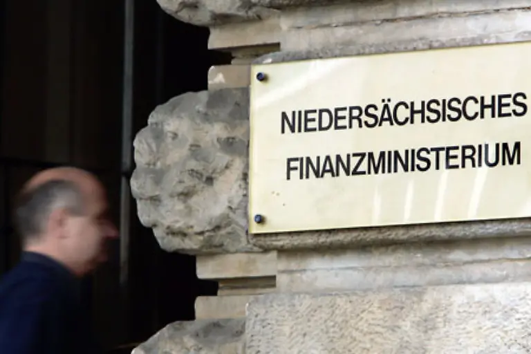 Einrichtungen-des-Bundes-und-der-Laender-untersagt-sein