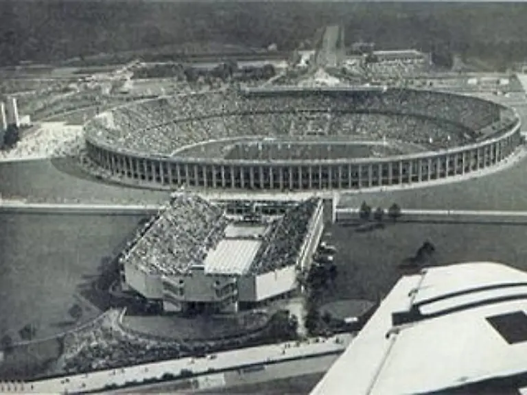 Neben-dem-Nuernberger-Parteitagsgelaende-wurde-der-Bau-des-Reichssportfeldes-in-Berlin-zum-zentralen-Grossprojekt-der-Nationalsozialisten