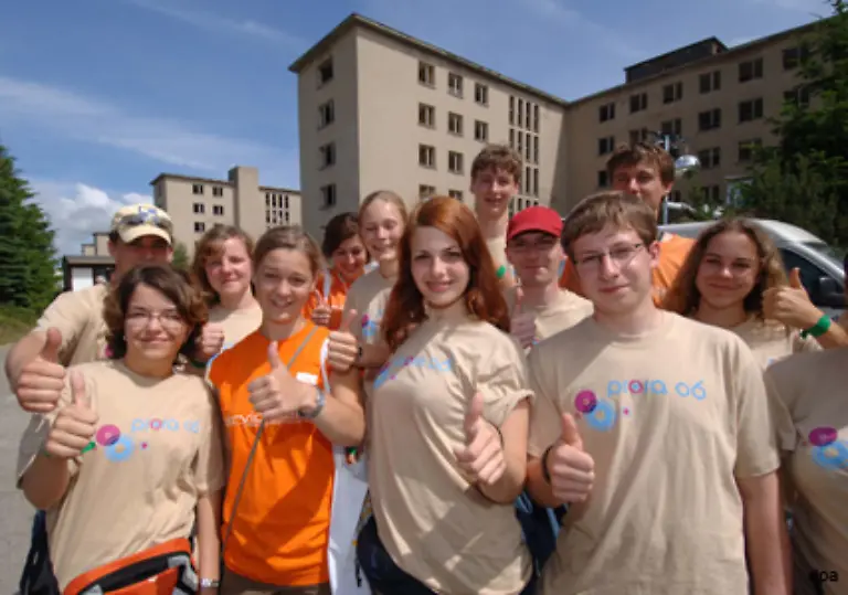 Heute-stehen-dort-Jugendevents-mit-Workshops-Konzerten-und-Lesungen-auf-dem-Programm