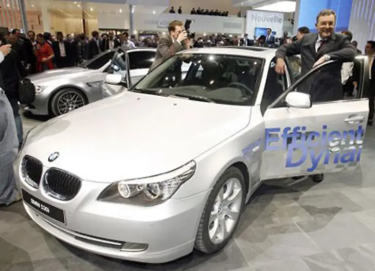 Bei-der-Entwicklung-neuer-Antriebe-gibt-es-bereits-verschiedene-Kooperationen-So-baut-BMW-etwa-kleine-Benzinmotoren-mit-Peugeot-zusammen-und-arbeitet-bei-der-Entwicklung-eines-Hybridantriebs-Hand-in-Hand-mit-GM-und-DaimlerChrysler