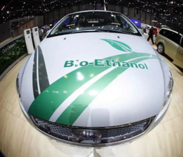 Flugs-sprang-der-US-Autoriese-Ford-mit-seinem-Focus-Bioethanol-und-dem-Motto-Go-green-auf-den-Umweltzug-auf