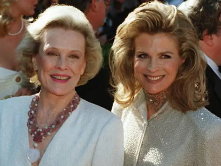 Schon-wieder-dieses-Wer-ist-wer-Phaenomen-Candice-Bergen-wir-tippen-mal-rechts-mit-ihrer-Mutter-Frances-war-Fotomodell-und-Schauspielerin-Sie-starb-2006-und-war-fuer-ihre-Tochter-immer-ein-Vorbild