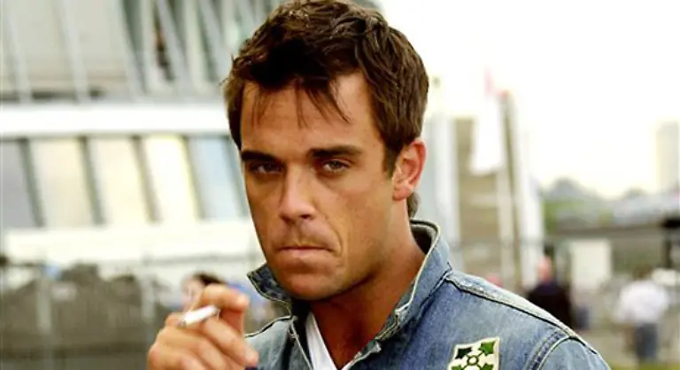 Nun-danken-wir-noch-einer-Mutter-von-der-wir-zwar-kein-Foto-haben-aber-egal-Sie-kuemmert-sich-um-unseren-Lieblingssuperstar-Robbie-Williams-Bei-ihr-ist-er-in-den-besten-Haenden-denn-sie-erfuellt-nicht-nur-muetterliche-Aufgaben-sie-ist-auch-Suchtberaterin