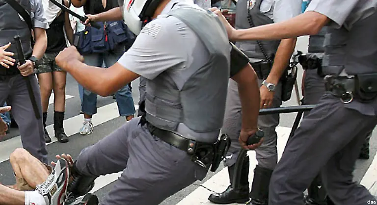 Artikel-5-Niemand-darf-der-Folter-oder-grausamer-unmenschlicher-oder-erniedrigender-Behandlung-oder-Strafe-unterworfen-werden