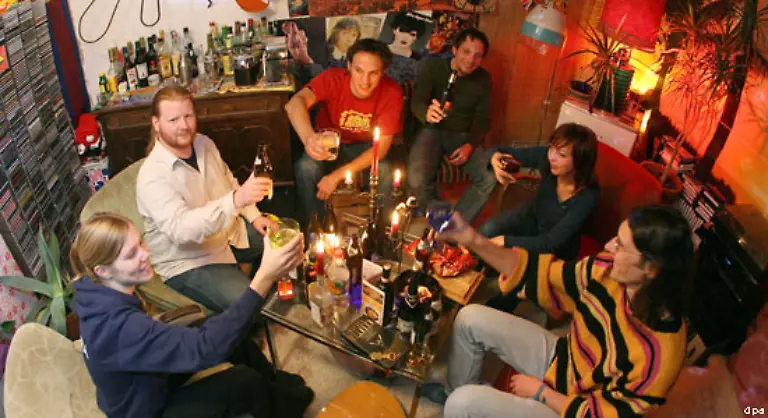 Artikel-12-Niemand-darf-willkuerlichen-Eingriffen-in-sein-Privatleben-seine-Familie-seine-Wohnung-und-seinen-Schriftverkehr-oder-Beeintraechtigungen-seiner-Ehre-und-seines-Rufes-ausgesetzt-werden