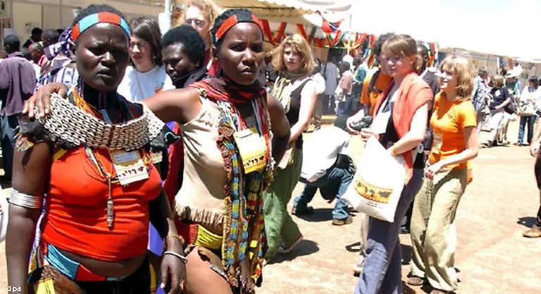 2-Jeder-hat-das-Recht-jedes-Land-einschliesslich-seines-eigenen-zu-verlassen-und-in-sein-Land-zurueckzukehren