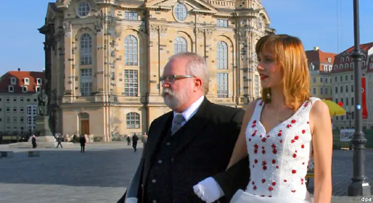 Sie-haben-bei-der-Eheschliessung-waehrend-der-Ehe-und-bei-deren-Aufloesung-gleiche-Rechte