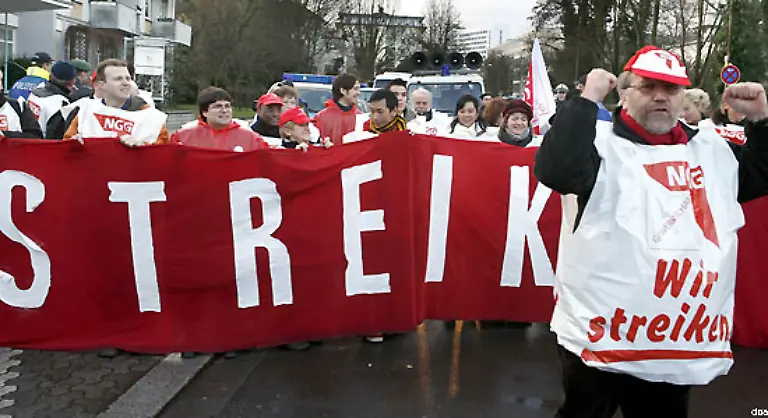 Artikel-23-4-Jeder-hat-das-Recht-zum-Schutze-seiner-Interessen-Gewerkschaften-zu-bilden-und-solchen-beizutreten