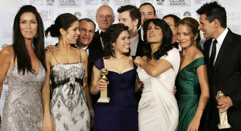 Salma-Hayek-der-Produzentin-hier-mit-der-Ugly-Betty-Crew-was-so-viel-ist-wie-das-Pendant-zu-Verliebt-in-Berlin