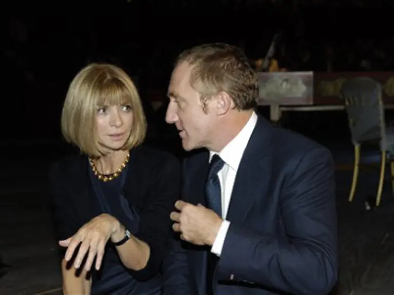 Es-gibt-keine-Bilder-des-Paares-bei-gemeinsamen-Auftritten-deswegen-muss-man-hier-mit-Anna-Wintour-an-seiner-Seite-Vorlieb-nehmen