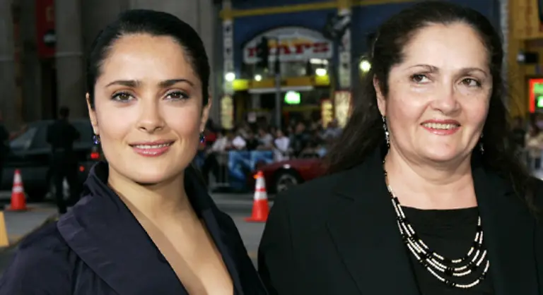 Ihre-Mutter-Diana-Hayek-ist-Opernsaengerin-spanischer-Abstammung