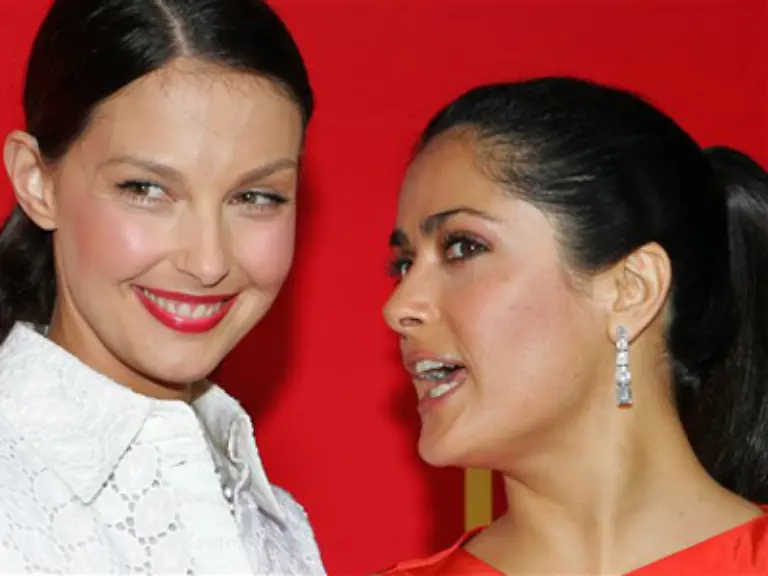 2003-wurde-sie-fuer-ihre-Rolle-in-Frida-fuer-den-Oscar-und-den-Golden-Globe-als-beste-Schauspielerin-nominiert-Freundin-Ashley-Judd