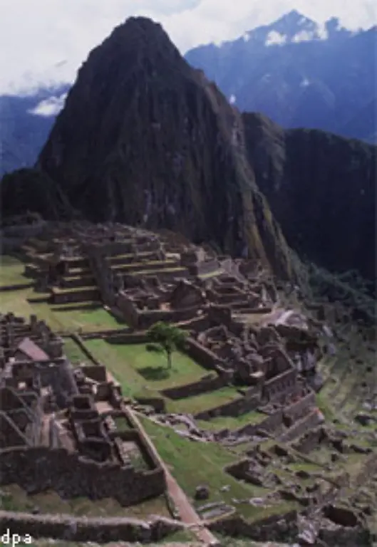 In-Quechua-der-Sprache-der-Inka-hiess-die-Kartoffel-papa-Diesen-Namen-traegt-die-Kartoffel-in-Suedamerika-noch-heute-Uebersetzt-heisst-Papa-schlicht-Knolle