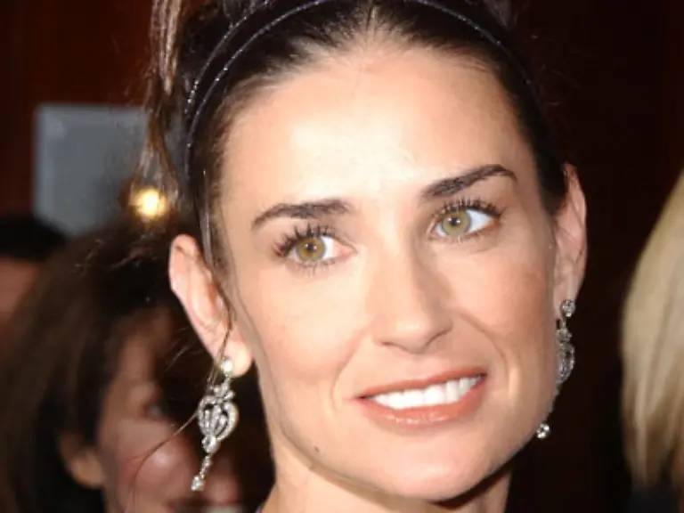 Sie-erhielt-den-Spitznamen-Gimme-Moore-denn-sie-stritt-um-noch-hoehere-Gagen-noch-einen-Privatjet-noch-mehr-Hofstaat