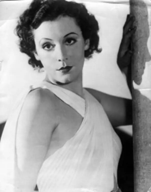 Ihren-grossen-Durchbruch-feiert-die-Saengerin-mit-der-markanten-Kontraalt-Stimme-im-September-1936-am-Theater-in-Wien