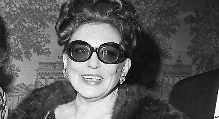 1943-verlaesst-sie-Berlin-und-kehrt-nach-Schweden-zurueck