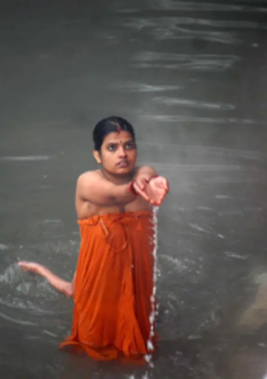 Auch-in-vielen-Religionen-und-Glaubenslehren-spielt-Wasser-eine-zentrale-Rolle