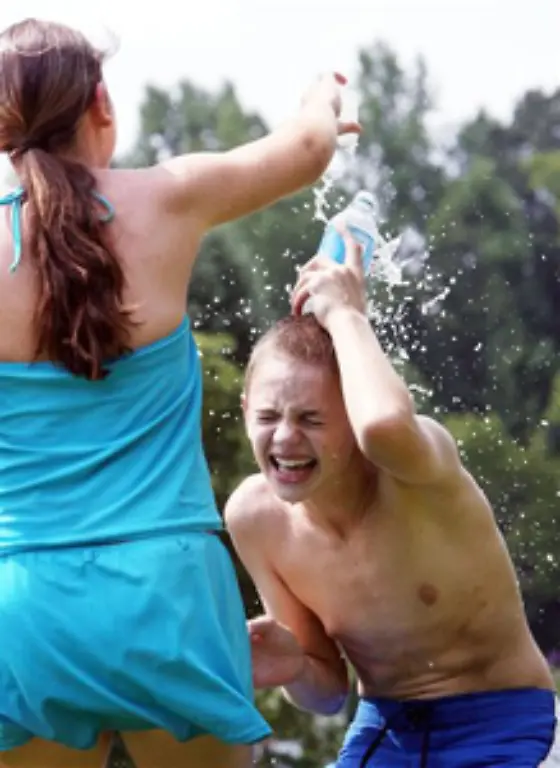 Auch-wenn-die-Herkunft-des-Wassers-auf-der-Erde-bis-heute-noch-nicht-befriedigend-geklaert-ist