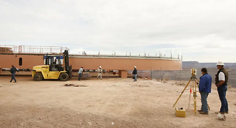 Der-Skywalk-kostete-40-Millionen-Dollar-und-wurde-mit-der-Zustimmung-des-am-Grand-Canyon-ansaessigen-Stammes-der-Hualapai-Indianer-in-Privatinitiative-gebaut