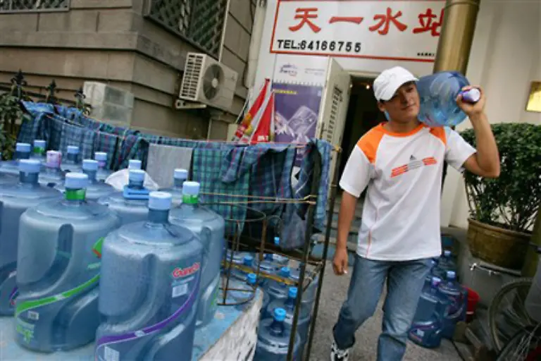 In-21-der-33-groessten-Staedte-mit-mehr-als-acht-Millionen-Einwohnern-werde-es-langfristig-zuwenig-Trinkwasser-geben-rechnen-die-Experten-vor