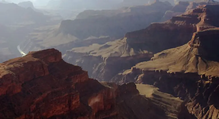 Gleichzeitig-hat-sich-der-Rest-der-Ebene-ungleichmaessig-erhoben