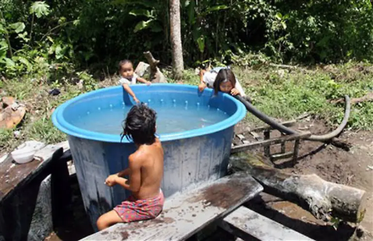 Welcher-Konzern-sei-schon-interessiert-kleine-Doerfer-in-Entwicklungslaendern-an-die-Wasserversorgung-anzuschliessen-Unbestritten-ist-jedoch-dass-man-mit-einer-teuren-Ressource-sorgfaeltiger-umgeht