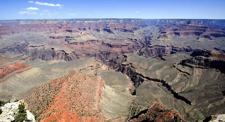 Auch-Umweltschuetzer-kritisieren-den-Bau-am-Rande-des-Naturwunders-da-er-die-Landschaft-verschandele