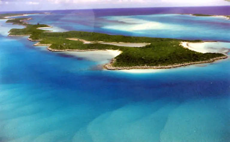 An-den-Boersen-gibt-es-Wasser-Aktien-zu-kaufen-So-setzen-etwa-zwei-Schweizer-Aktienfonds-der-Pictet-Water-Fund-und-der-Wasserfonds-des-Sustainable-Asset-Managements-SAM-auf-das-blaue-Gold