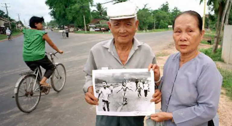 Paul-hat-sich-intensiv-mit-der-Geschichte-des-Fotos-von-Kim-Phuc-aus-dem-Vietnamkrieg-beschaeftigt-und-kommt-zu-dem-Schluss-dass-es-fuer-ganz-unterschiedliche-Zwecke-benutzt-wurde