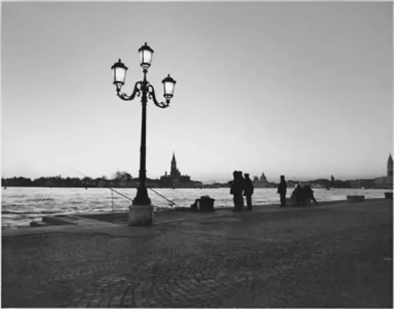 Scheint-doch-Venedig-eine-Stadt-in-der-die-Liebe-nie-der-Wirklichkeit-standhalten-kann