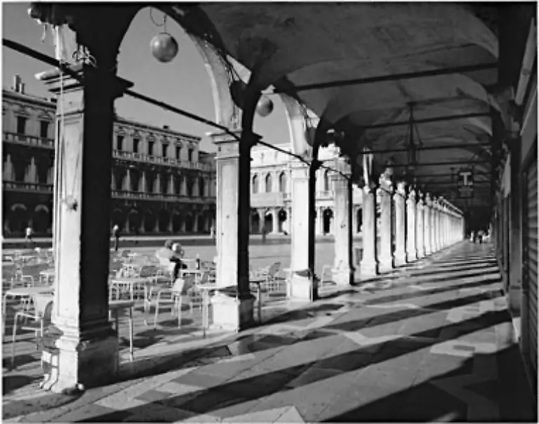 Nach-weiteren-Geschichten-von-Liebe-und-Tod-Alle-Fotos-Christoph-Lohfert-und-Rainer-Groothuis-Venedig-Collection-Rolf-Heyne