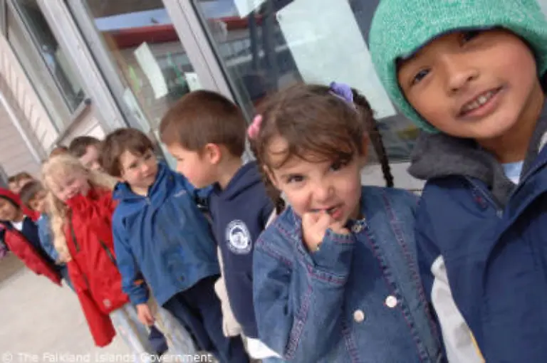 Heute-leben-auf-den-Falkland-Inseln-rund-2-500-Menschen