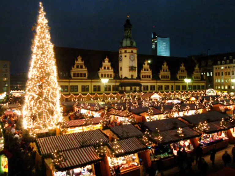 Unweit-von-Erfurt-liegt-Weimar-die-Klassikerstadt-mit-dem-Belvedere