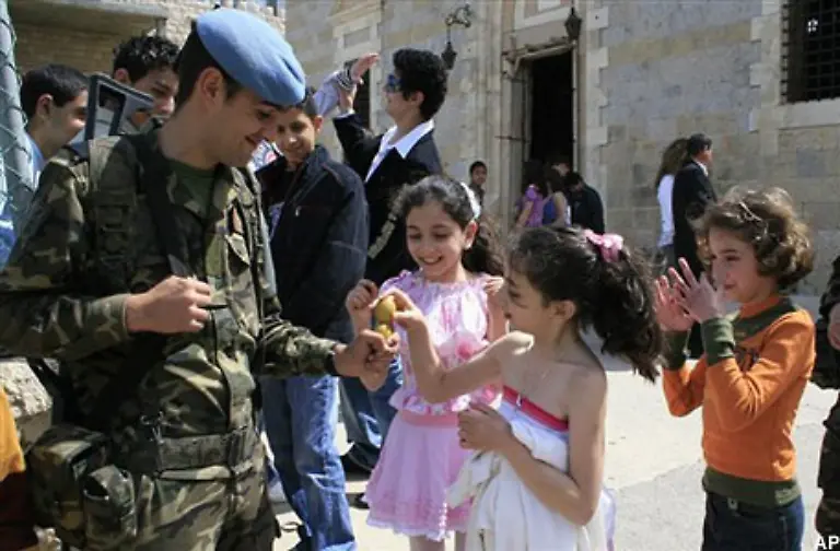 Zu-Ostern-tauscht-man-mit-Angehoerigen-und-Freunden-Geschenke-aus-und-auch-die-UN-Soldaten-in-dem-Land