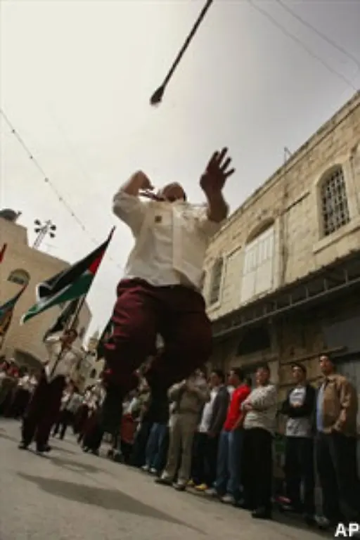 Schliesslich-gibt-es-dabei-ja-auch-was-zu-gucken