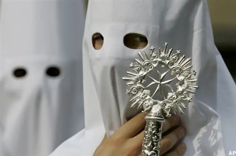 oder-gar-an-den-Ku-Klux-Klan