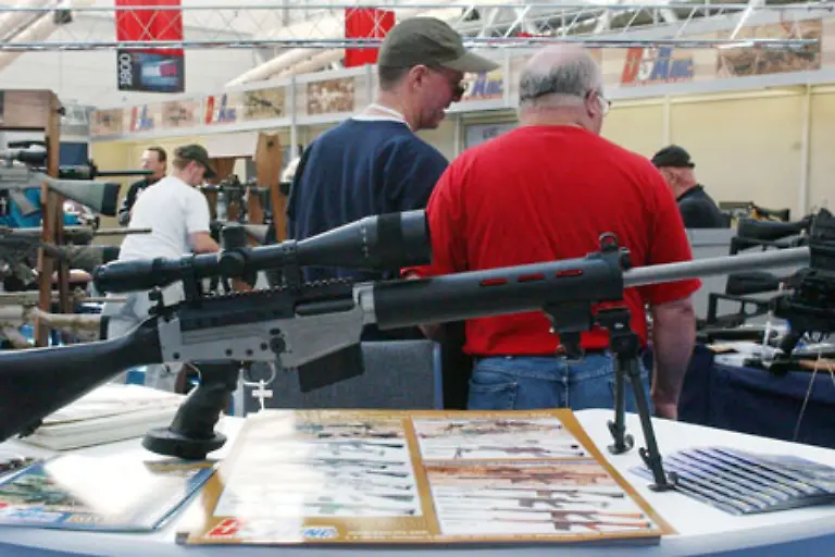 Die-Waffengesetze-nach-Littleton-verschaerft-Nur-1-6-Prozent-aller-Kaufgesuche-wurden-im-Jahr-2005-abgelehnt