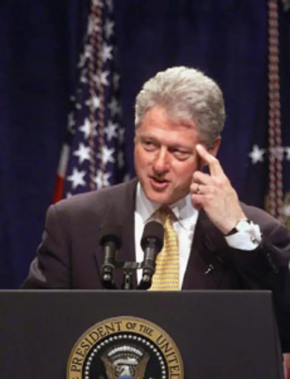 Bill-Clinton-ist-nach-Littleton-ganz-offensichtlich-damit-gescheitert-die-Waffengesetze-hinreichend-zu-verschaerfen