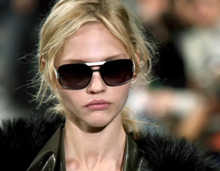 Frau-auch-in-diesem-Sommer-wieder-voll-im-Trend