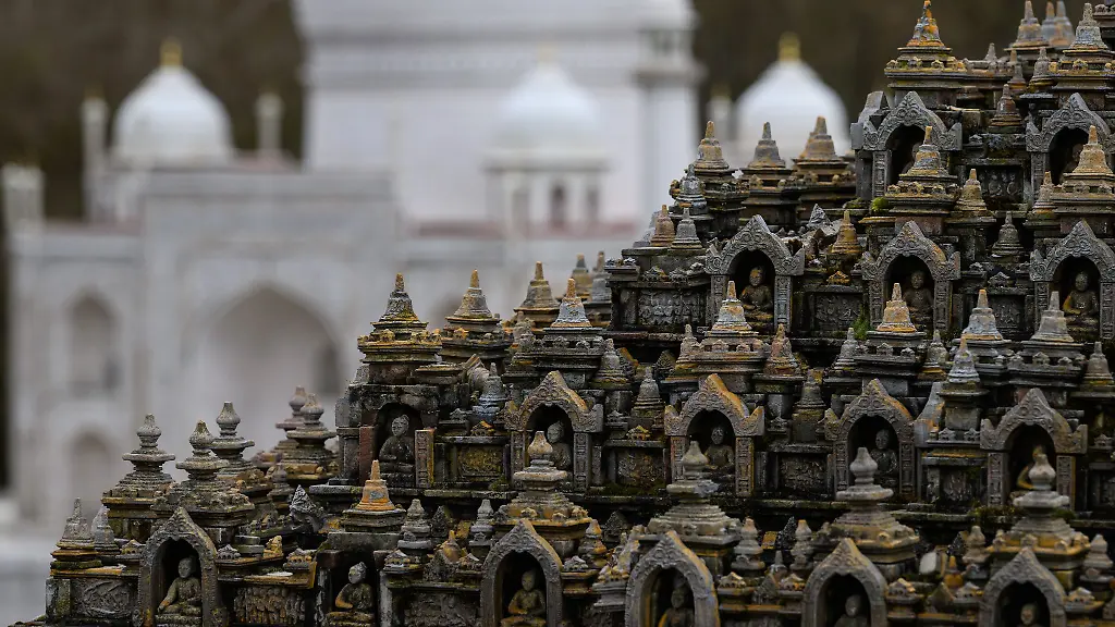 Die-Miniwelt-in-Lichtenstein-startet-in-die-neue-Saison-Besucher-koennen-Bauwerke-aus-aller-Welt-im-Miniformat-bestaunen