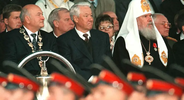 Die-Mehrzahl-der-Russen-verbindet-Jelzins-Jahre-an-der-Macht-mit-dem-Zerfall-der-Sowjetunion