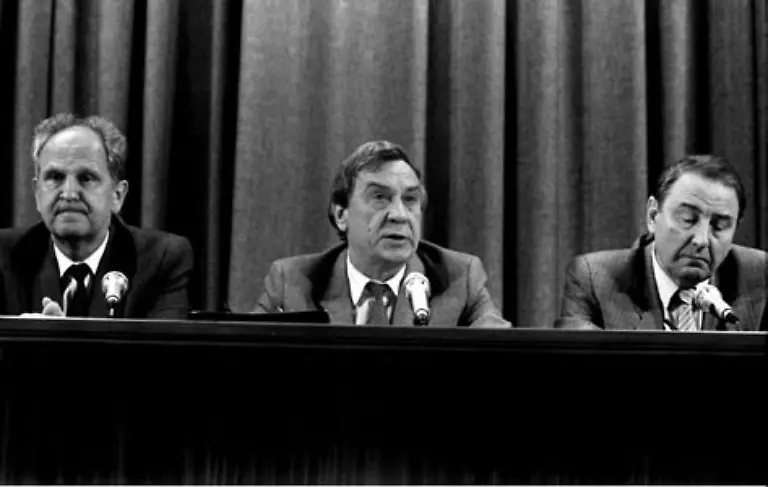 brachte-er-den-Putsch-orthodoxer-Kommunisten-zum-Scheitern