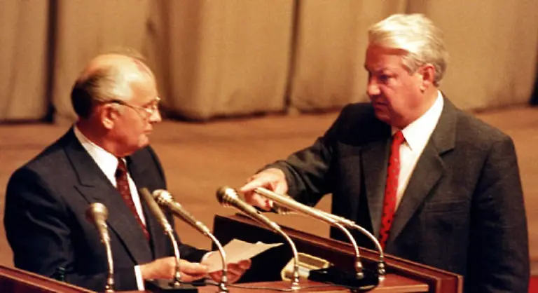 Gorbatschows-Macht-schwand-immer-mehr-wenig-spaeter-entmachtete-Jelzin-ihn-gaenzlich